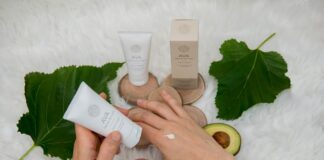 Jaki krem do rąk wybrać, aby były miękkie i gładkie?