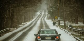 Przegląd samochodu przed zimą to ważna sprawa. Wypadki samochodowe są główną przyczyną śmierci w okresie zimowym.