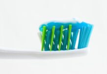 Czy domowa pasta do zębów jest bezpieczna do codziennego użytku? Czy warto ją stosować?