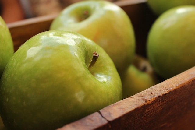 Najlepsze sposoby przechowywania owoców z drzew owocowych, aby zachowały świeżość i smak przez dłuższy czas
